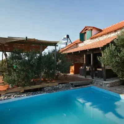 Secluded house with a swimming pool Brusje