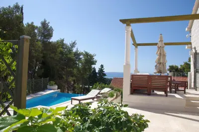 Bazen u objektu Holiday Home Nevista ili u blizini