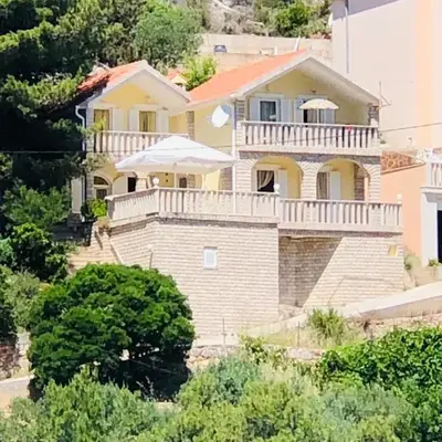 HVAR BEACH VILLA