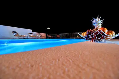 Bazen u objektu Holiday Home Vedrana ili u blizini