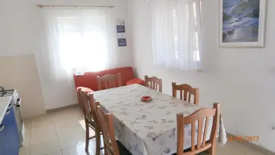 Tlocrt objekta Charming Apartment with Sea View, Gdinj, 70 m², Garden