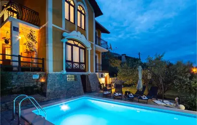 Bazen u objektu Cozy Home In Srinjine ili u blizini