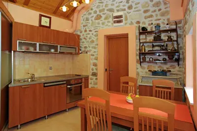 Kuhinja ili čajna kuhinja u objektu Apartment Menego A2 BOL-CENTER, Croatia