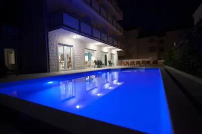 Bazen u objektu Villa Amorena - Adults Only ili u blizini