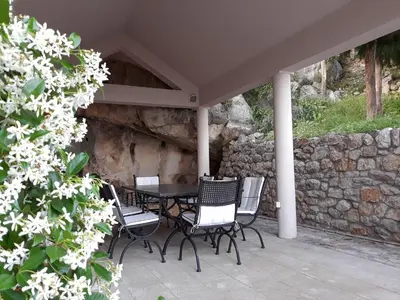 Popločani dio dvorišta ili vanjski dio objekta Villa Nidus Onei