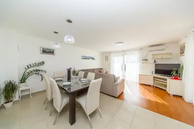 Kuhinja ili čajna kuhinja u objektu Apartment Luni