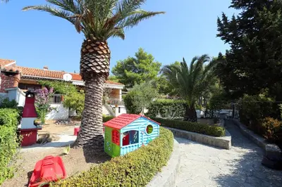 Tlocrt objekta Family friendly apartments with a swimming pool Bol, Brac - 14379