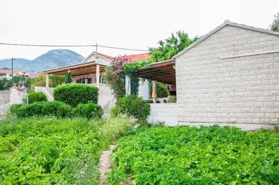 Pogled na planine ili pogled na planine iz apartmana