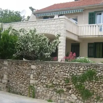 Apartments with parking space Bol