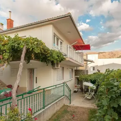 Apartments with parking space Omis - 14422