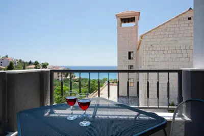 Balkon ili terasa u objektu Luxurious Apartments Maslina with Beach