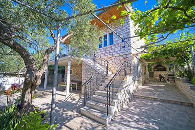 Zgrada u kojoj se nalazi apartman