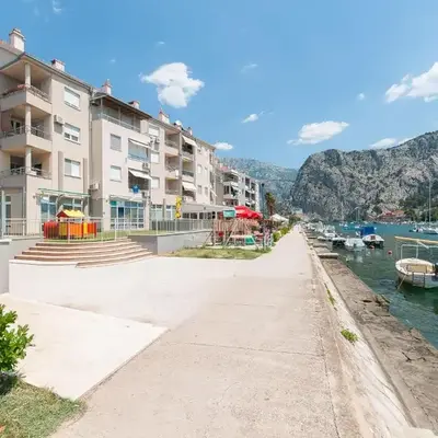Modern new flat next to river Cetina