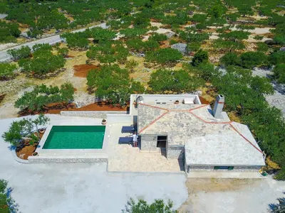 Bazen u objektu Holiday Home Bliss ili u blizini