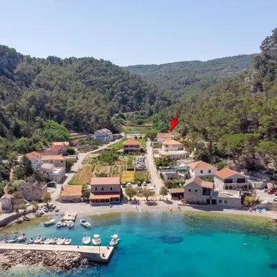 Apartments by the sea Cove Vela Stiniva