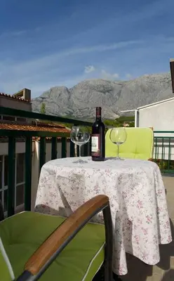 Pogled na planine ili pogled na planine iz vikendica