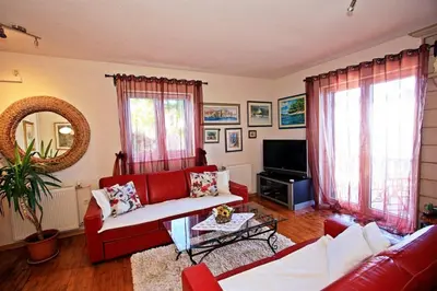 TV i/ili zabavni centar u objektu Holiday Home with Pool (4298)