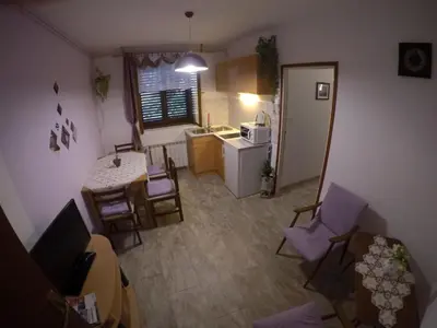 Kuhinja ili čajna kuhinja u objektu Antique apartment with balcony