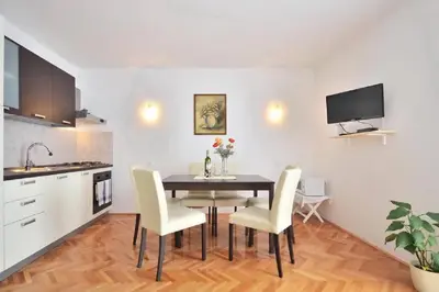 Kuhinja ili čajna kuhinja u objektu Apartments Perla