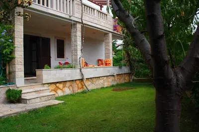 Vrt u objektu Apartments by the sea Sumartin, Brac - 14703