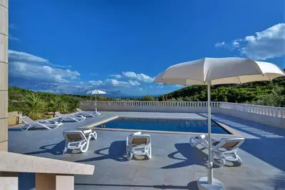 Bazen u objektu Villa Lokanjac with pool and panoramic sea view ili u blizini