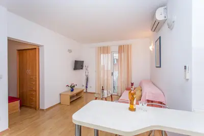 TV i/ili zabavni centar u objektu Apartments Snjezana Makarska