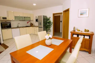 Kuhinja ili čajna kuhinja u objektu Duce Apartment Mendula