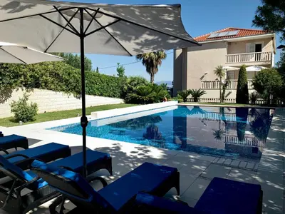 Bazen u objektu Villa Keti apartments Pool & Wellness ili u blizini