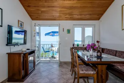 TV i/ili zabavni centar u objektu Beachfront Apartment Pisak (196-2)