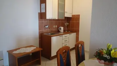 Kuhinja ili čajna kuhinja u objektu Apartments by the sea Baska Voda, Makarska - 14881
