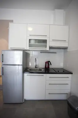 Kuhinja ili čajna kuhinja u objektu House Duce (850)