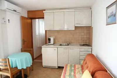 Kuhinja ili čajna kuhinja u objektu Apartments by the sea Brela, Makarska - 13052