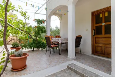 Vrt u objektu Apartments by the sea Pisak, Omis - 15177