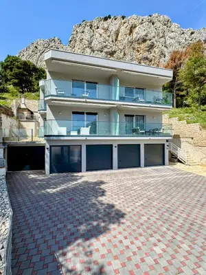 Pogled na planine ili pogled na planine iz apartmana