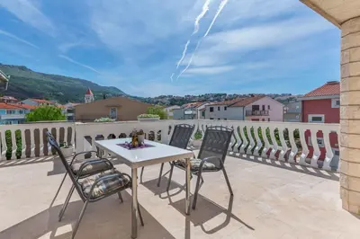 Pogled na planine ili pogled na planine iz apartmana