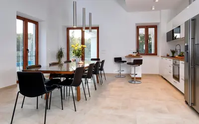 Kuhinja ili čajna kuhinja u objektu Luxury Villa Hvar Enigma with Pool