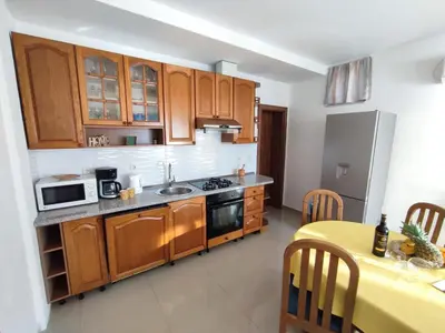 Kuhinja ili čajna kuhinja u objektu Villa Orada