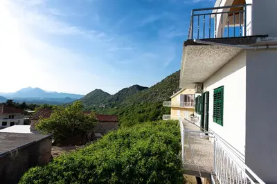 Pogled na planine ili pogled na planine iz apartmana
