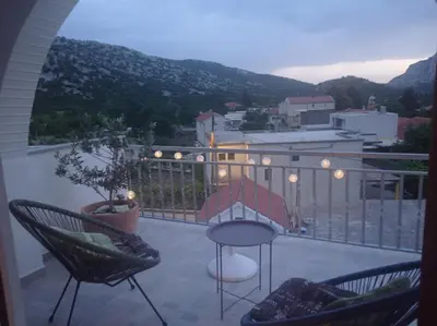 Pogled na planine ili pogled na planine iz apartmana
