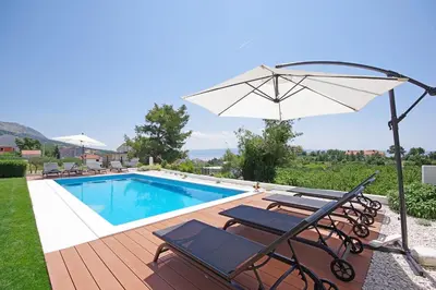Bazen u objektu Luxury penthouse Eva ili u blizini