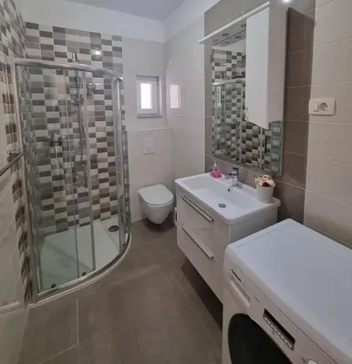 Kupaonica u objektu Apartmani Marić