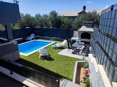 Bazen u objektu Apartman M&S s bazenom Split - Podstrana ili u blizini