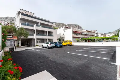Pogled na planine ili pogled na planine iz apartmana