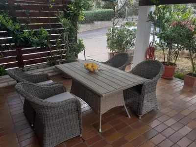 Popločani dio dvorišta ili vanjski dio objekta Apartmani Miletić