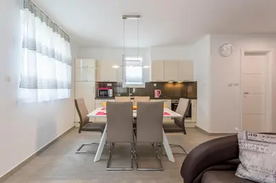 Kuhinja ili čajna kuhinja u objektu Apartments Villa 19