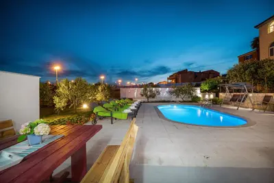 Bazen u objektu Apartments Katarina with swimming pool ili u blizini