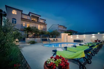 Bazen u objektu Apartments Katarina with swimming pool ili u blizini