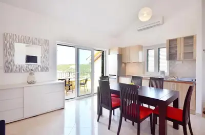 Kuhinja ili čajna kuhinja u objektu Villa royale with shared pool