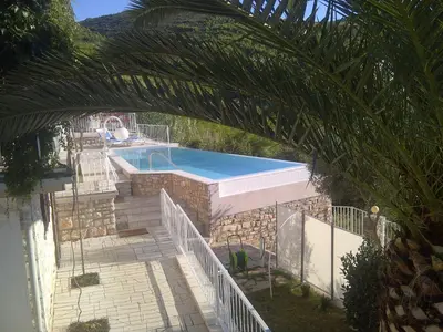 Bazen u objektu Seaside family friendly house with a swimming pool Cove Pribinja - Hvar - 15324 ili u blizini