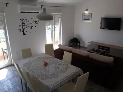 TV i/ili zabavni centar u objektu Apartments with a parking space Podstrana, Split - 15478